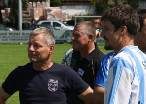 Pep Guardiola (links) und Jose Mourinho (mitte) studierten Gegner und Taktik